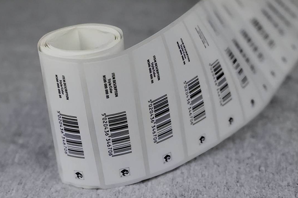 RFID標(biāo)簽 vs 條形碼：誰才是未來倉儲管理的王者？