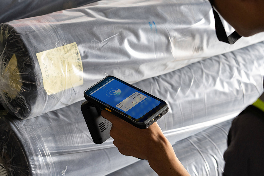 倉庫管理選固定式還是手持式讀寫器？成本差3倍的秘密