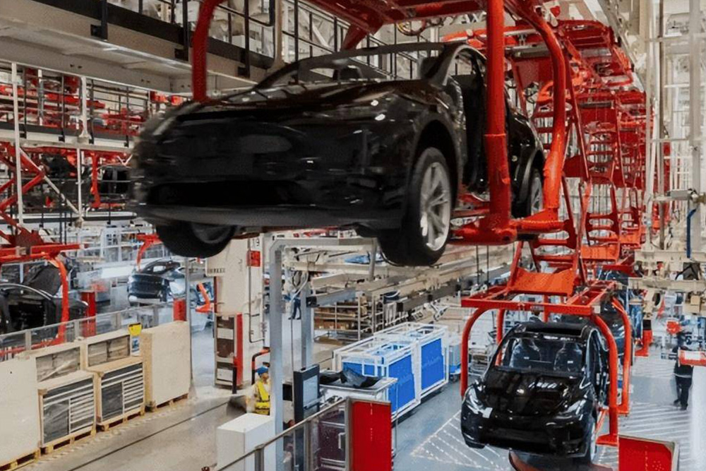 汽車生產(chǎn)線讀寫器如何抗金屬干擾？特斯拉工廠技術拆解